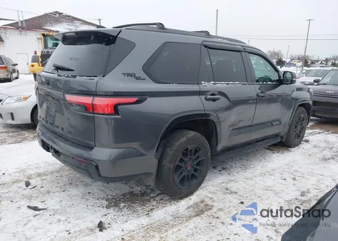 2024 Toyota Sequoia Platinum z USA, uszkodzony, nr VIN 7SVAAABA8RX032475